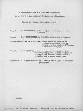 CBPE_m239p02 - Délégués Participant à la Consultation d'experts en Matière de Documentation et d'...